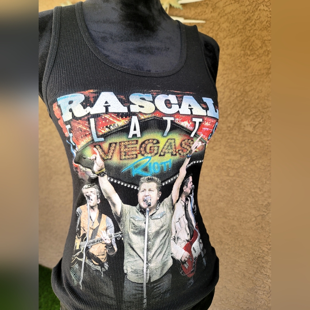 RARE Rascal Flats collectors edition memorabilia tank top  worn by Staff Member